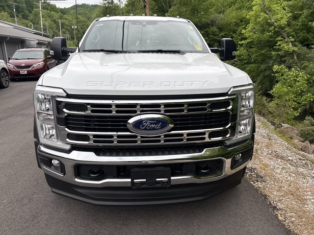 2026 Ford Super Duty F-450 DRW "XL 4WD CREW CAB 179"" WB 6"