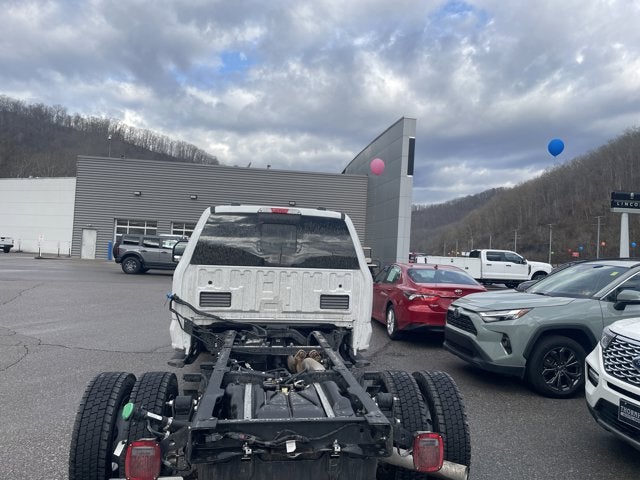 2026 Ford Super Duty F-450 DRW "XL 4WD CREW CAB 179"" WB 6"