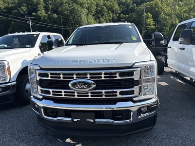 2026 Ford Super Duty F-350 DRW "XL 4WD CREW CAB 179"" WB 6"