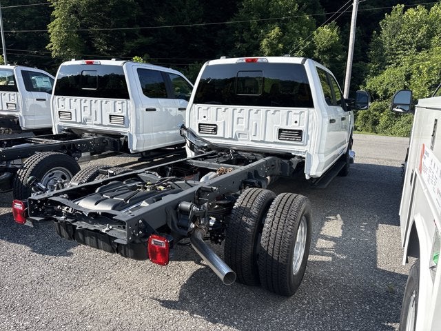 2026 Ford Super Duty F-350 DRW "XL 4WD CREW CAB 179"" WB 6"