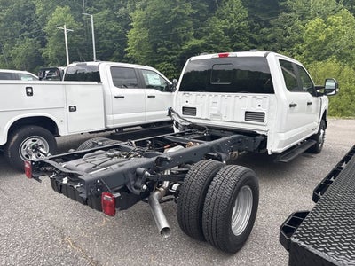 2026 Ford Super Duty F-350 DRW "XL 4WD CREW CAB 179"" WB 6"
