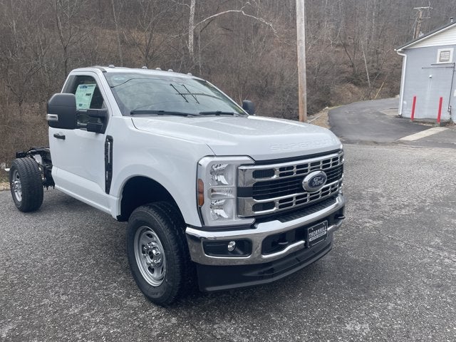 2026 Ford Super Duty F-350 SRW "XL 4WD REG CAB 145"" WB 60"