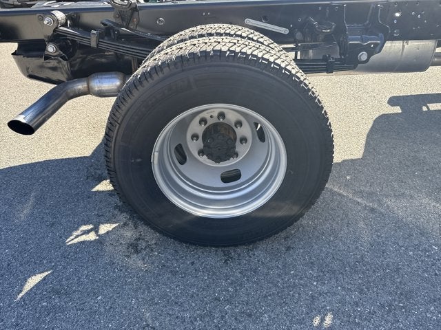 2026 Ford Super Duty F-350 DRW "XL 4WD REG CAB 145"" WB 60"