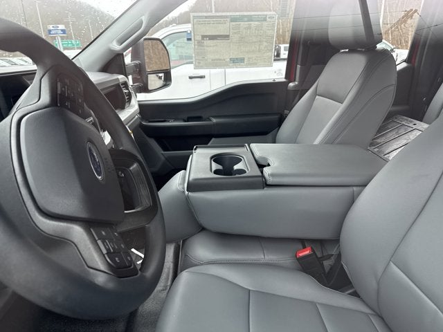 2026 Ford Super Duty F-550 DRW "XL 4WD SUPERCAB 192"" WB 8"
