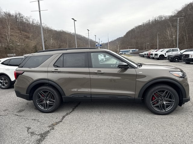 2026 Ford Explorer ST-LINE 4WD