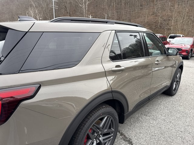 2026 Ford Explorer ST-LINE 4WD