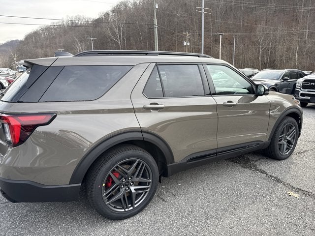 2026 Ford Explorer ST-LINE 4WD