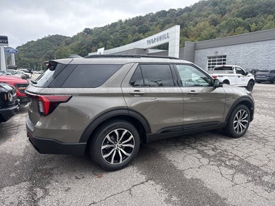 2027 Ford Explorer ST-LINE 4WD