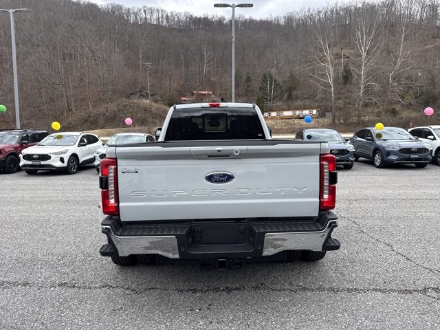 2026 Ford Super Duty F-350 DRW XLT 4WD CREW CAB 8' BOX