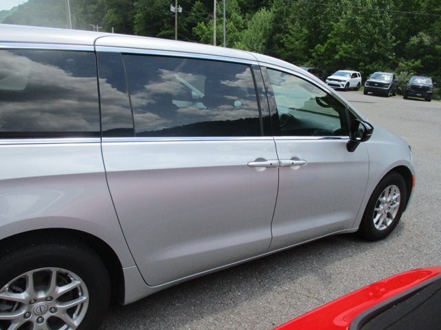 2026 Chrysler Pacifica SELECT FWD