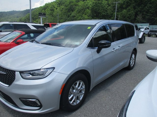 2026 Chrysler Pacifica SELECT FWD