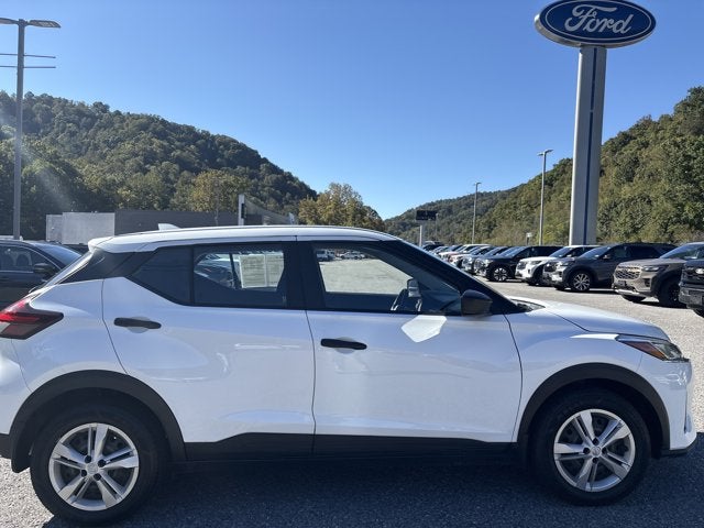 2023 Nissan Kicks S FWD