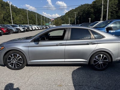 2024 Volkswagen Jetta SPORT AUTO