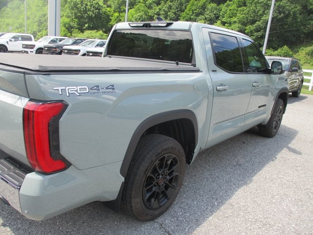2022 Toyota Tundra 4WD SR5 CREWMAX 5.5' BED